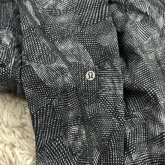 Lululemon Time To Sweat Crop *23" Free Spirit Alpine White Black - Picture 6 of 8